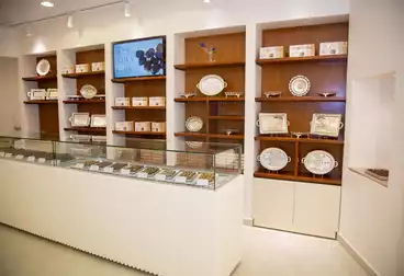 تجاري للبيع