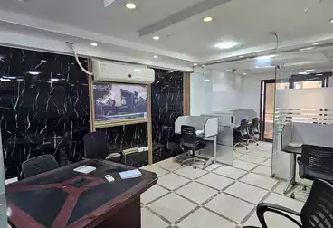 Administrative For rent - 5 rooms - floor 6
