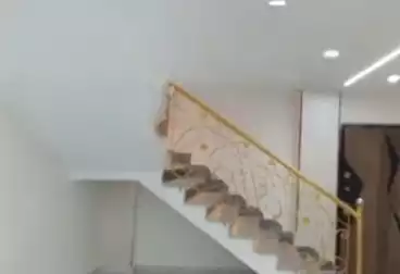 دوبلكس للبيع - 3 غرف - بالدور 8