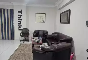 إداري للإيجار - 3 غرف - بالدور 0