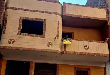 Building For sale - 3 rooms