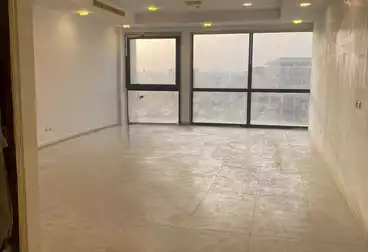 مكاتب للإيجار - 1 غرف - بالدور 3