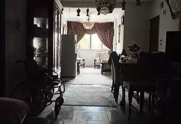 شقق للبيع - 6 غرف