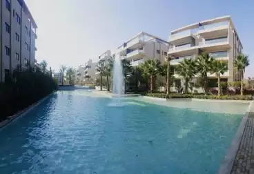 شقة بحديقة للبيع - 2 غرف - بالدور 0