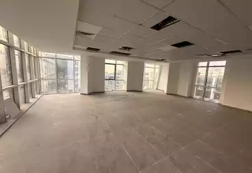 مكاتب للإيجار - 1 غرف - بالدور 2
