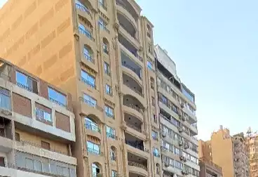 محلات للبيع - بالدور 0