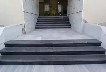 Apartments For sale - 6 rooms - floor 1