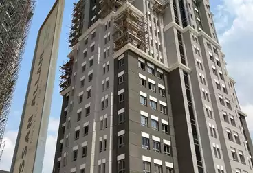 مكاتب للبيع - 4 غرف - بالدور 7