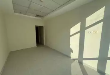 عيادات للإيجار - 3 غرف - بالدور 1