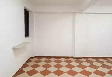 مقر إداري للبيع - 3 غرف - بالدور 1