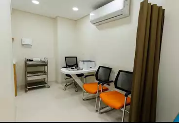 مقر إداري للإيجار - 7 غرف - بالدور 1