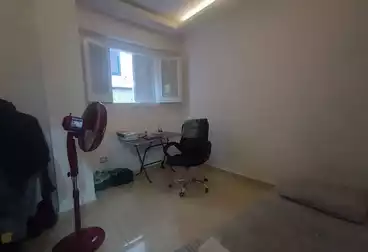 شقق للبيع - 3 غرف - بالدور 1