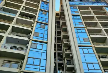 مكاتب للإيجار - 3 غرف - بالدور 4