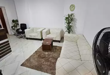 مكاتب للإيجار - 3 غرف - بالدور 6