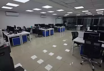 مكاتب للإيجار - 10 غرف - بالدور 2