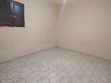 شقق للإيجار - 2 غرف - بالدور 0