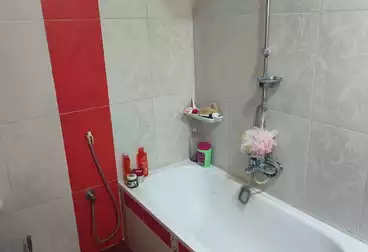 شقق للبيع - 3 غرف - بالدور 8