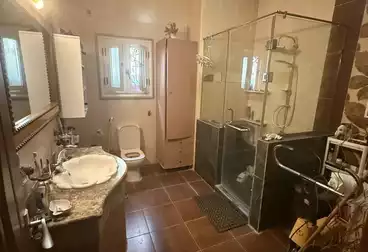 شقق للبيع - 4 غرف - بالدور 1