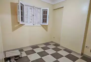 شقق للبيع - 3 غرف - بالدور 1