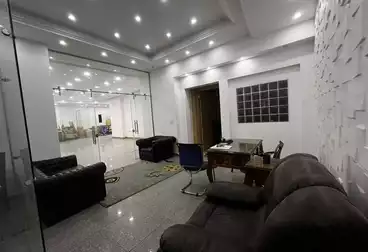 Administrative For rent - 5 rooms - floor 6