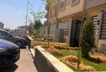 شقق مفروشة للبيع - 3 غرف - بالدور 2