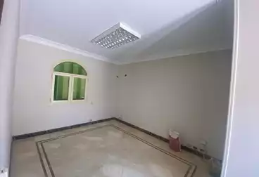 روف للإيجار - 1 غرف - بالدور 3