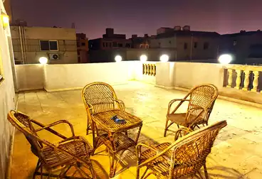 روف للإيجار - 2 غرف - بالدور 3