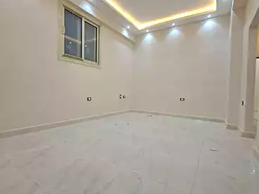 شقق للبيع - 3 غرف - بالدور 0