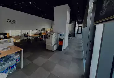 إداري للإيجار - 1 غرف - بالدور 1