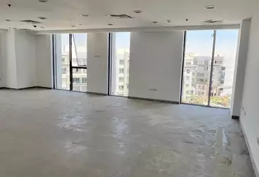 مكاتب للإيجار - 1 غرف - بالدور 5