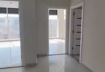 مكاتب للإيجار - 3 غرف - بالدور 1