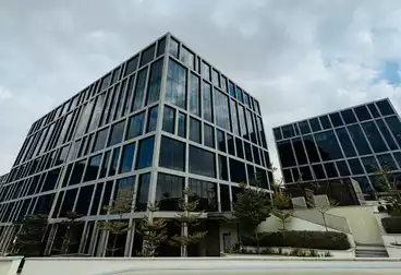 مكاتب للبيع - 1 غرف - بالدور 2