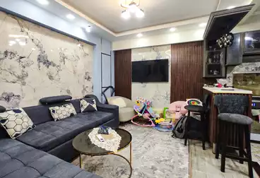 شقق للبيع - 2 غرف - بالدور 10