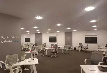 مكاتب للإيجار - 1 غرف - بالدور 2