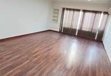 مكاتب للإيجار - 3 غرف - بالدور 4