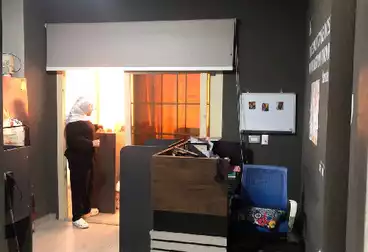 دور كامل إداري للإيجار - 5 غرف - بالدور 3