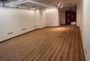 مساحة مكتبية للبيع - بالدور 1