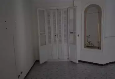 شقق للبيع - 3 غرف - بالدور 8