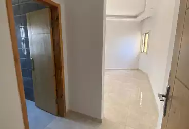 شقق للإيجار - 3 غرف - بالدور 0