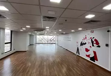 مكاتب للإيجار - 1 غرف - بالدور 1