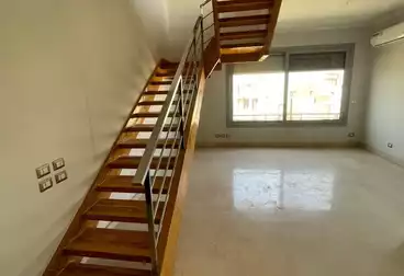 بنتهاوس للبيع - 3 غرف - بالدور 4