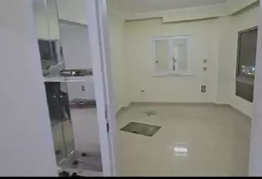 مكاتب للإيجار - 2 غرف - بالدور 3