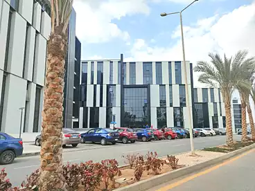 مكاتب للإيجار - 1 غرف - بالدور 5