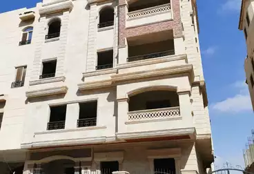 شقق للبيع - 3 غرف - بالدور 0