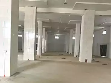 مصنع للإيجار