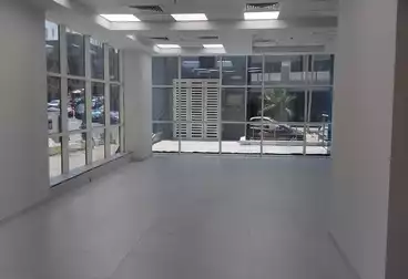 مكاتب للبيع - 3 غرف - بالدور 1