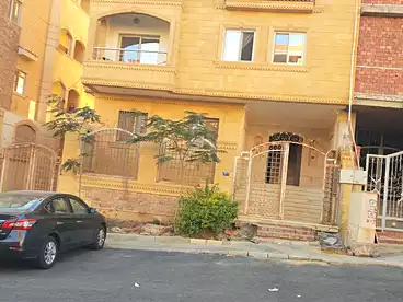 شقق للبيع - 3 غرف - بالدور 1