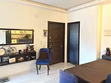 شقة بحديقة للبيع - 2 غرف - بالدور 0