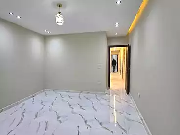 شقق للبيع - 3 غرف - بالدور 8