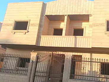 عقارات للبيع - 4 غرف